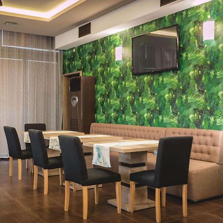 Семеен Хотел Естило Hotel Dimitrovgrad  Kültér fotó